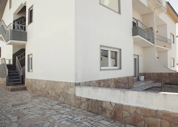 Mare Cheia (High Tide) Beach&Surf Apartments