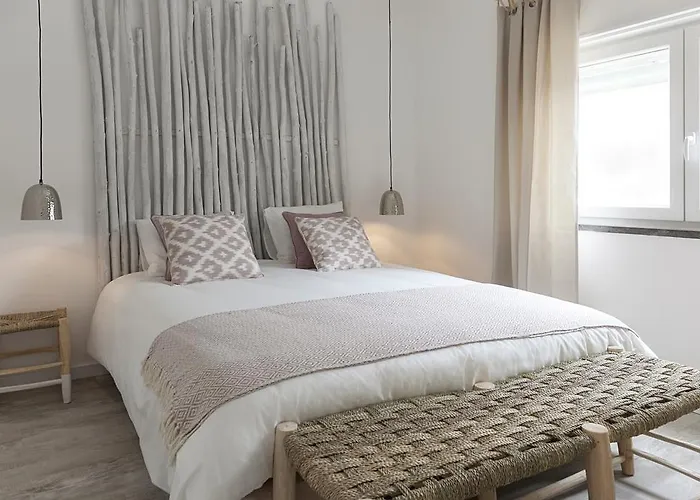 Mare Cheia (High Tide) Beach&Surf Apartments